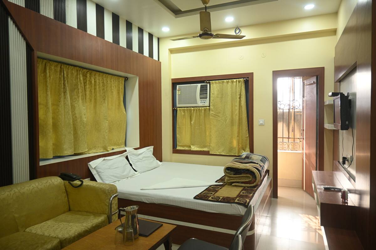 Deluxe Double Room, Balcony, City View