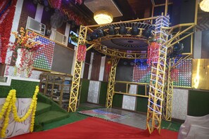 Unclassified image, 2 of 48, button - Hotel Raj Darbar (Saharsa)