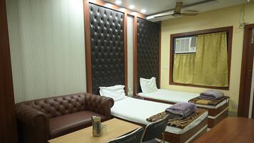 Deluxe Twin Room, Balcony, City View | Desk, laptop workspace, free WiFi