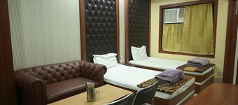 Hotel Raj Darbar