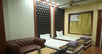 Hotel Raj Darbar