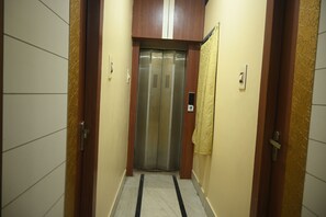 Unclassified image, 5 of 48, button - Hotel Raj Darbar (Saharsa)