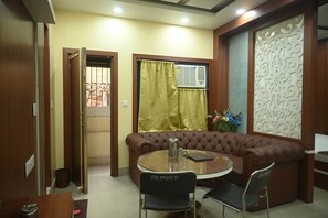 Suite Superior, balkon, pemandangan kota | Tempat makan