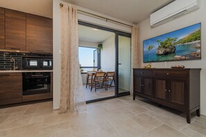 Interior - Luxury beach apt with free parking- walk to beach (Zadar)