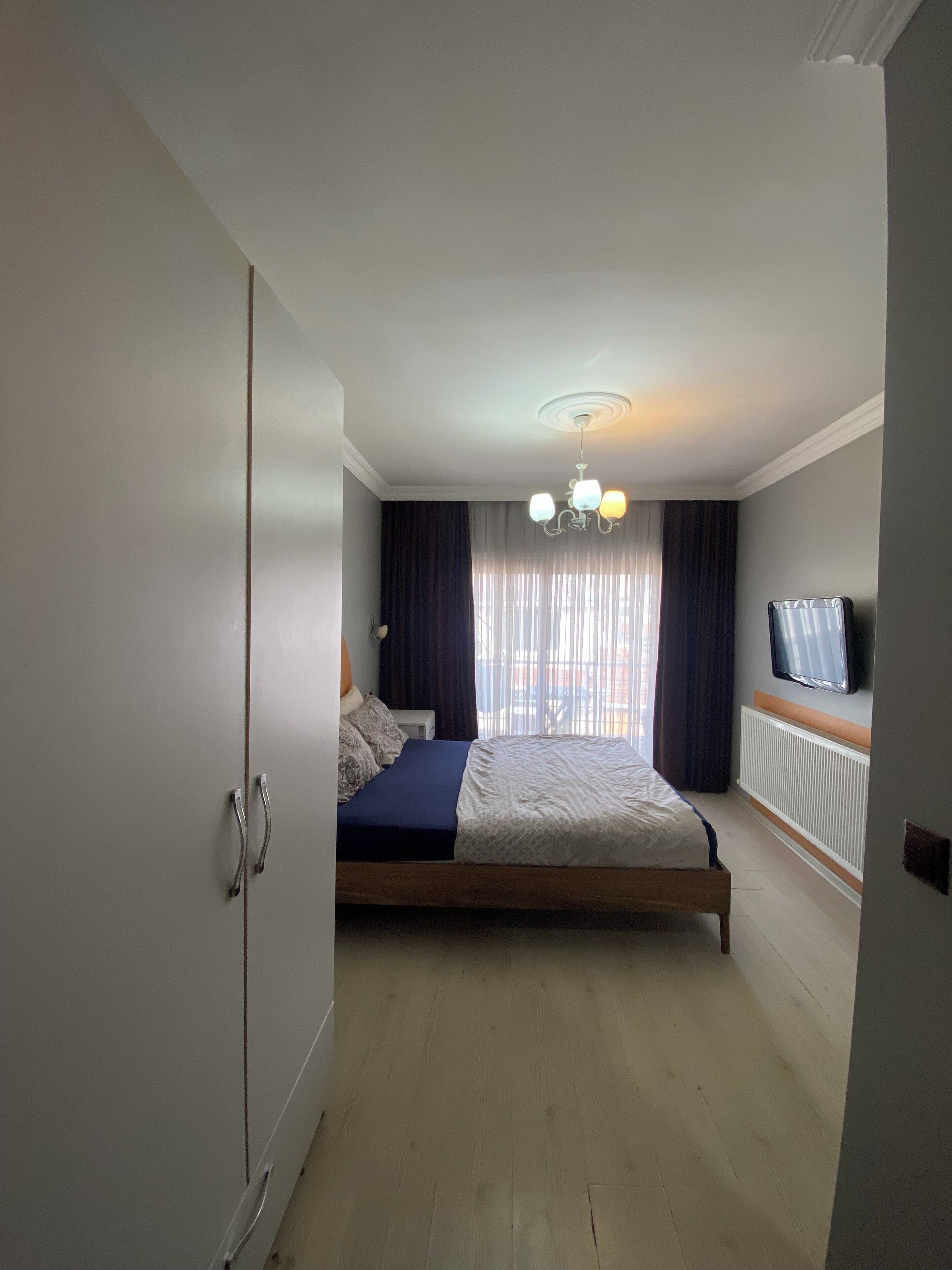 Desk, blackout curtains, soundproofing, free WiFi