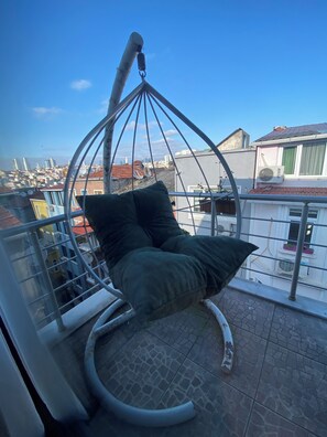 Deluxe Room, Balcony, City View | Desk, blackout curtains, soundproofing, free WiFi - Omar Suite 360 (İstanbul)