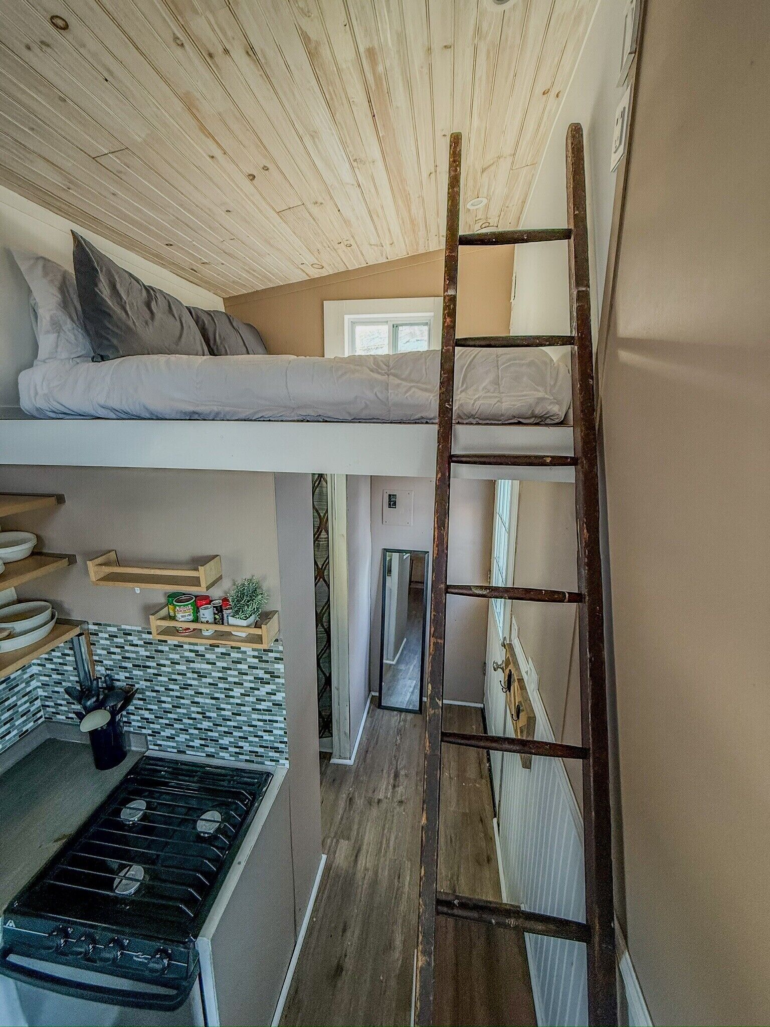 1 quarto, Wi-Fi de cortesia, roupa de cama
