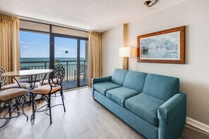 TV, offices - Beautifully Decorated unit with Pool & Ocean Views (Myrtle Beach)