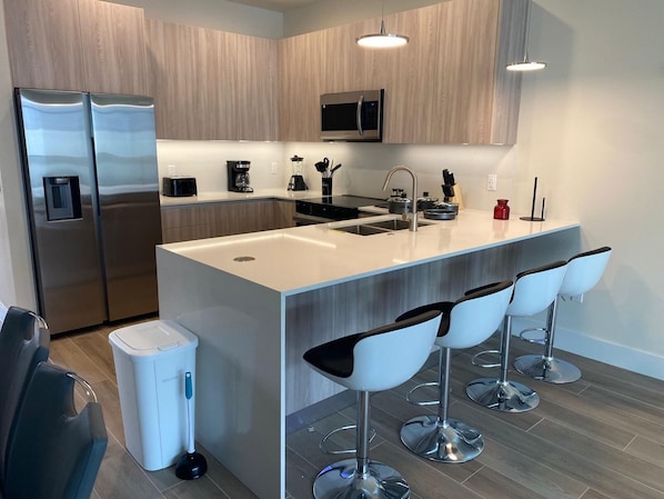 Private kitchen - PRIVATE POOL TOWNHOUSE NEAR DISNEY * FAMILY FRIENDLY * SLEEPS 8 (Clermont)