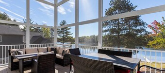 Luxury Lakefront Retreat, Sleeps 16, Sandy Beach