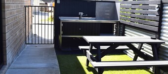 Comfy 1-bedroom + Lounge bed & breakfast in fabulous Te Awamutu.