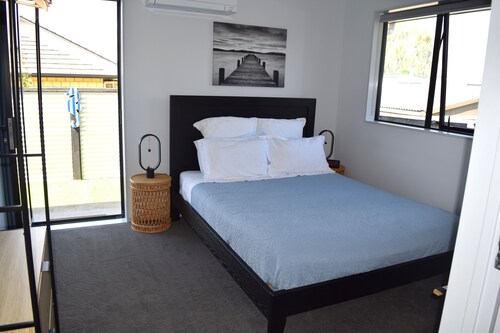 Comfy 1-bedroom + Lounge bed & breakfast in fabulous Te Awamutu.