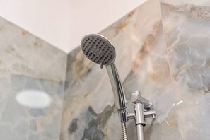 Uklassifisert bilde, 3 av 35, knapp