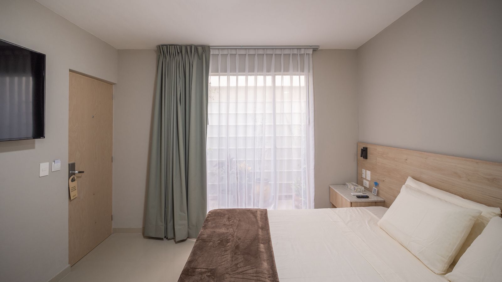Comfort Room, Patio, Courtyard View