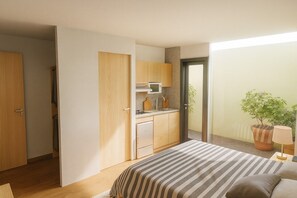 In-room safe, desk, laptop workspace, iron/ironing board