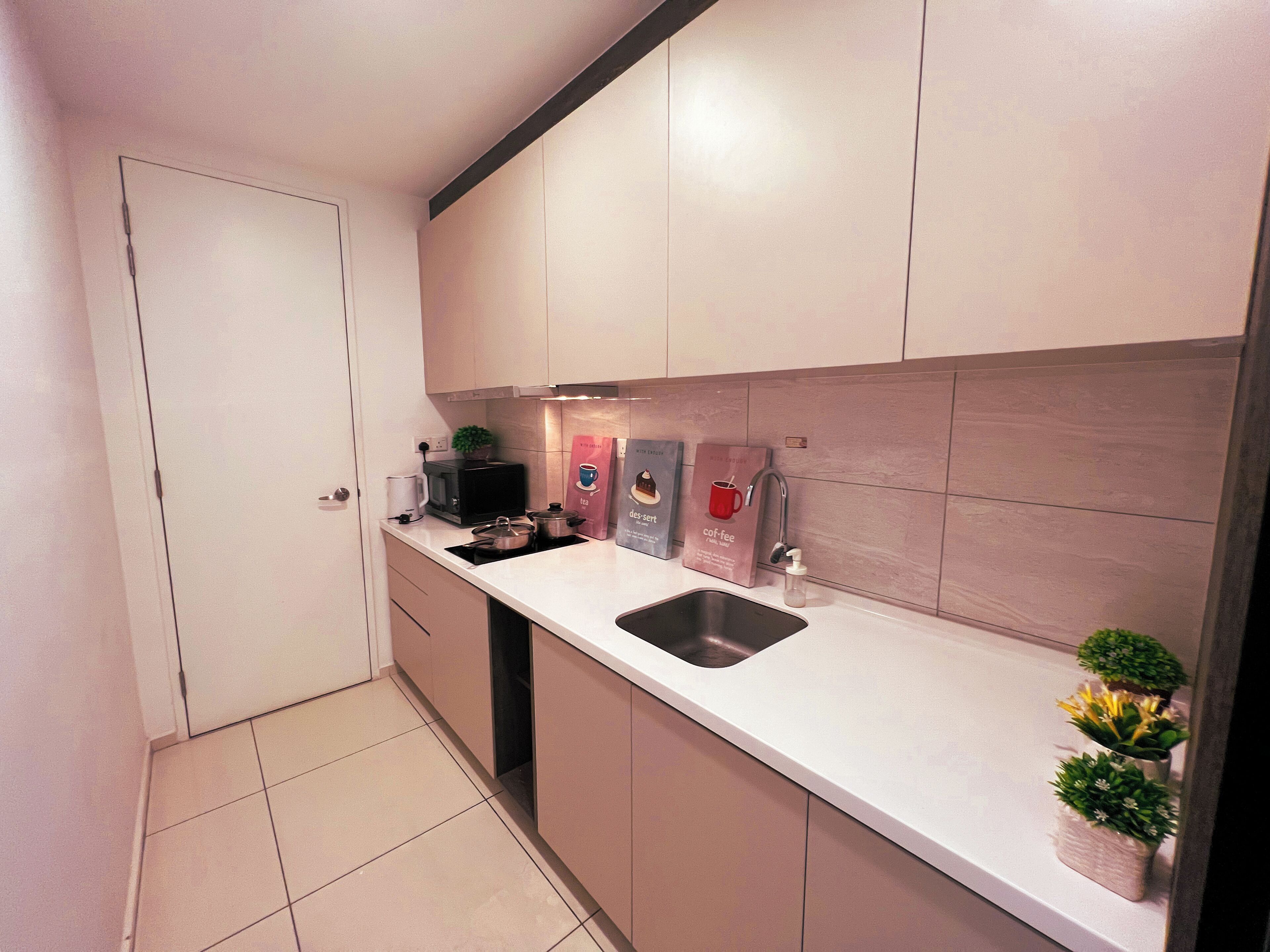 Fridge, microwave, stovetop, cookware/dishes/utensils