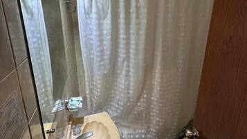 Double Room, City View | Bathroom