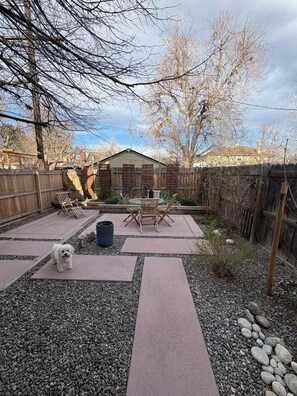 Terrace/patio - Cozy 1-bedroom house in perfect Denver location, private yard (Denver)