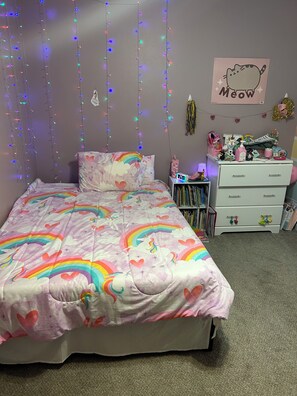 Iron/ironing board, WiFi, bed sheets