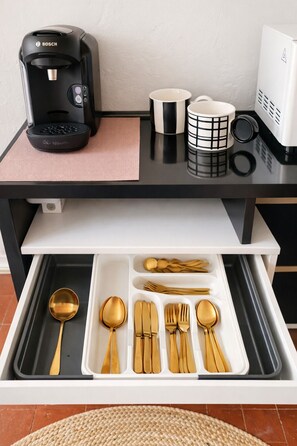 Luokittelematon kuva, 3 kautta 14, painike