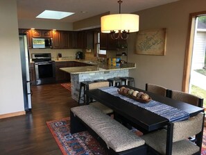 Dining - Fawn Memories-Lakefront Home in Deerfield Resort with Stunning Norris Lake Views (LaFollette)