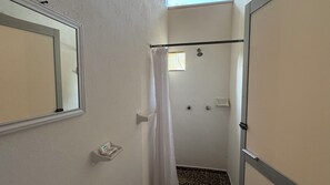 Basic Double Room | Bathroom - Hotel Frida Paradise B. (Brisas de Zicatela)