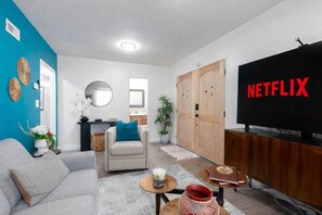 TV, offices - Movie Night! 4BR Home with Projector, Games & BBQ! (San Diego)