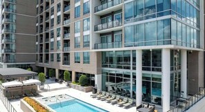 Exterior - Landing | Stunning 2BD, Courtyard, Pool (Houston)