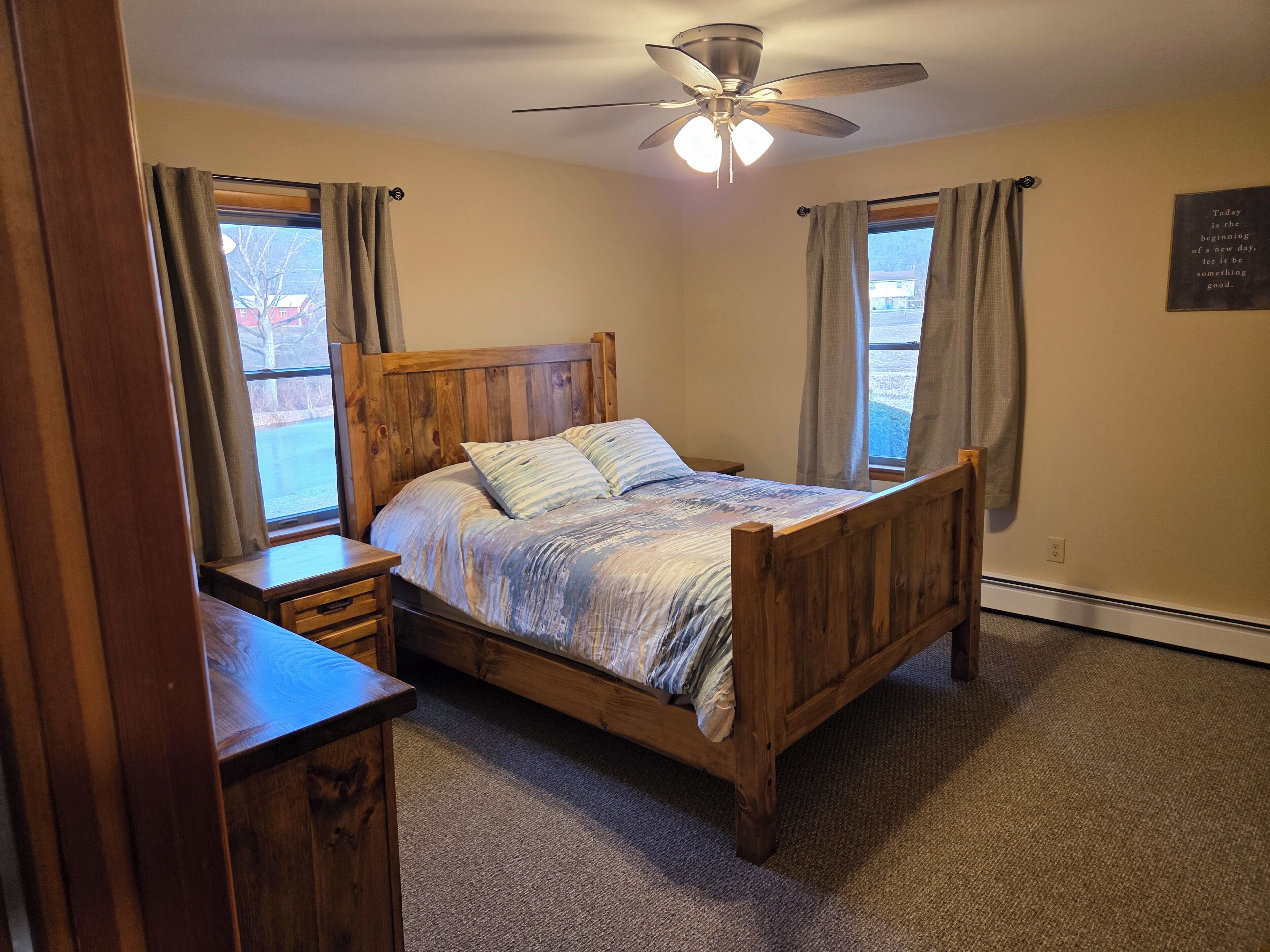 3 عدّة غرف نوم وواي فاي مجانًا وملاءات أسرّة