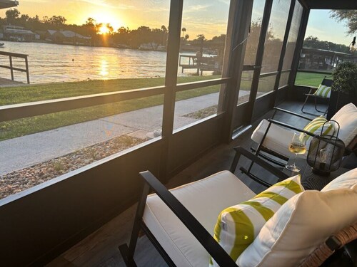 St. Johns Riverside Retreat, fish, boat, relax. Long stays welcome.