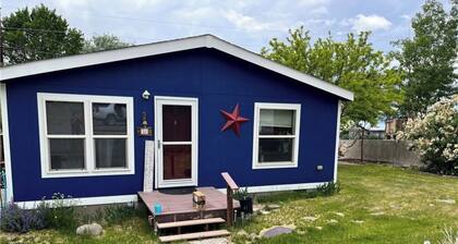 Charming 3-bedroom house in enchanting McGill with AC