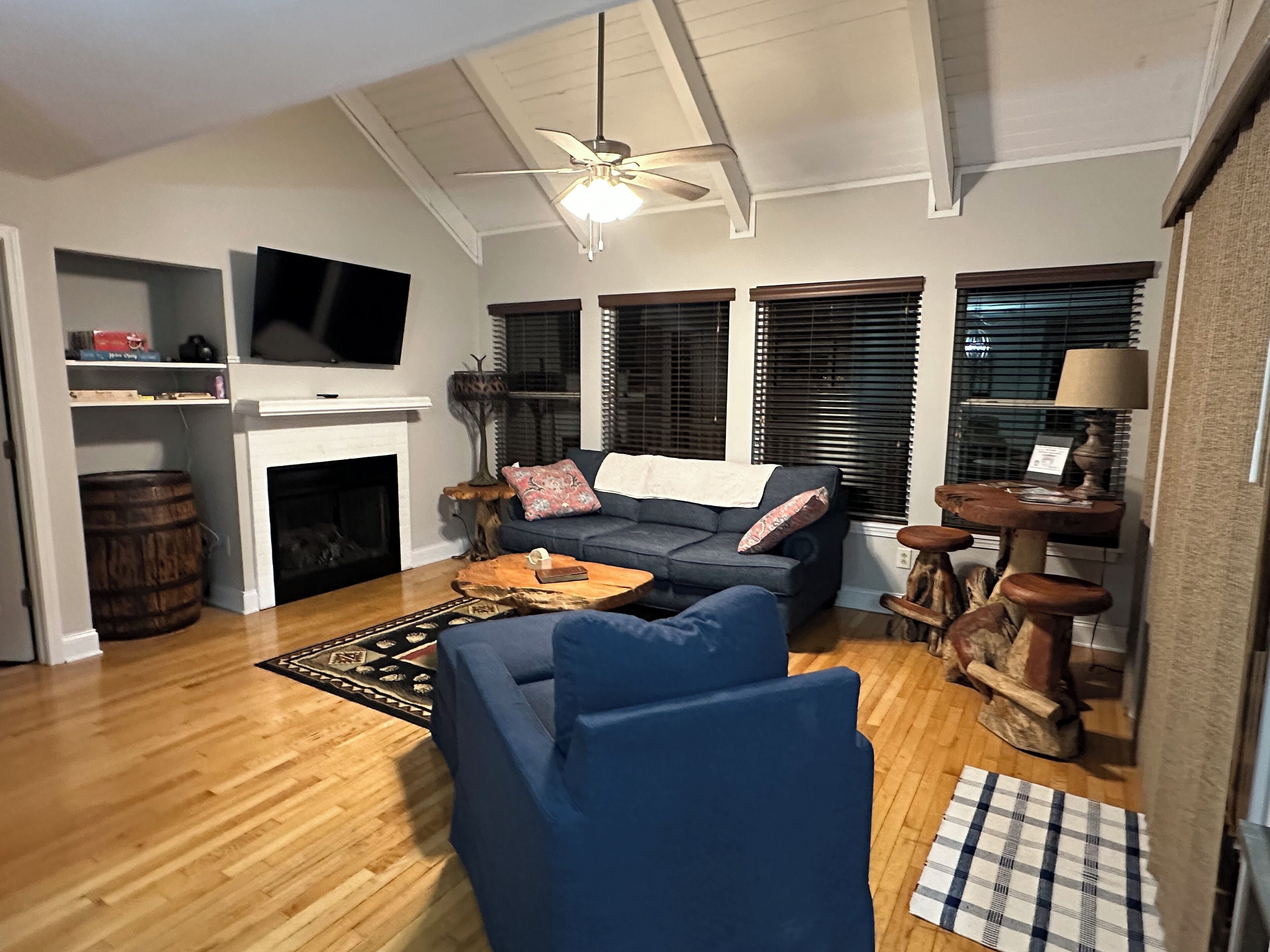 Golf Course, Pool, Tennis, River Tubing And Pet Friendly - Helen, GA