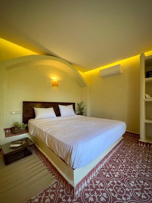 Iron/ironing board, WiFi, bed sheets - Domaine JJ, Oasis with swimming pool 20 minutes from Marrakech, view of the Atlas mountains. (Marrakech)