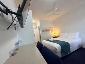 Kahden hengen deluxe-huone | Työpöytä, kannettavalle tietokoneelle sopiva työtila, ilmainen Wi-Fi