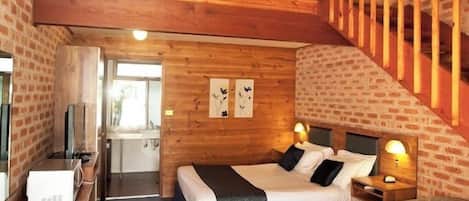 Skrivbord, arbetsyta för laptop och gratis wi-fi