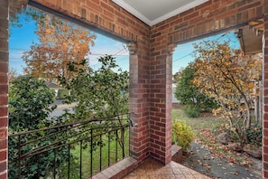 Property grounds - Charming Cozy Home Near Local Shops & Chadstone SC (Camberwell)