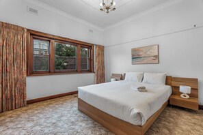 Room - Convenient & Cosy Home in Camberwell (Camberwell)