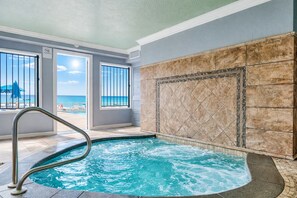 A heated pool - Gulf Front 2BR Condo Sleeps 8 with FREE BEACH SERVICE (Panama City Beach)