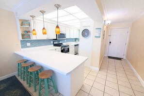 Fridge, microwave, oven, stovetop - Gulf Front 2BR Condo Sleeps 8 with FREE BEACH SERVICE (Panama City Beach)