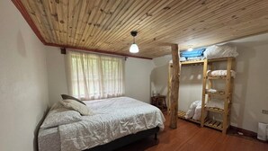 3 bedrooms, WiFi (free), bed sheets