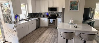 2-bedroom house in the villages with golf course view and included golf cart!