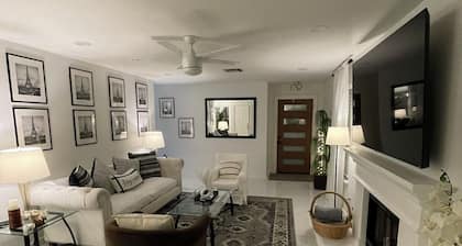 Cozy South Austin 3BR with Spacious Backyard Perfect for Relaxing & Entertaining