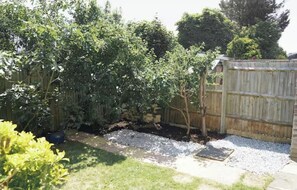 Property grounds - Abe’s Home (London)