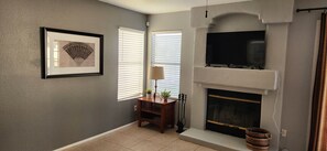 Interior - 4-bedroom house with a heated pool and spa in north Phoenix (Phoenix)