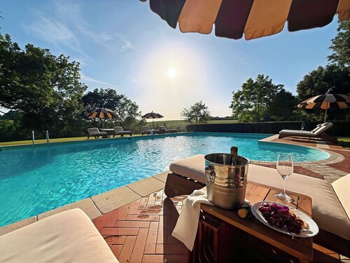 Entire Estate & Villa for 18 people at Tuscan Vineyard Estate with Pool & BBQ