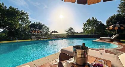 Entire Estate & Villa for 18 people at Tuscan Vineyard Estate with Pool & BBQ