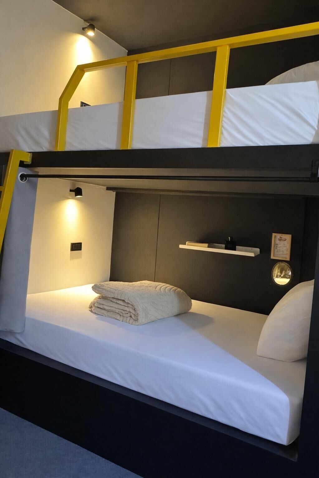 Iron/ironing board, free WiFi