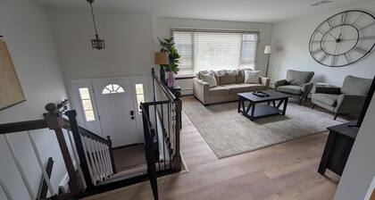 Narragansett Retreat – Full House Near Beach + A/C