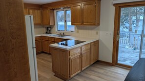 Mikroaaltouuni, uuni, liesi, astianpesukone