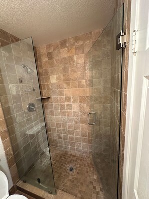 Hair dryer, towels, soap - Min MONTHLY RENTAL.  3B Condo  situated on beautiful McCormick Ranch Golf course (Scottsdale)